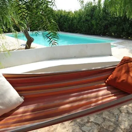 Vila Trullo Con Piscina