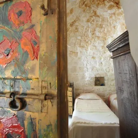 Trullo Con Piscina Cisternino