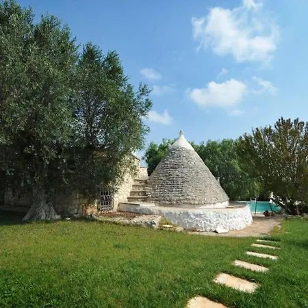 Vila Trullo Con Piscina Cisternino